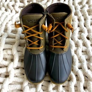 BRAND NEW Sperry Women’s Saltwater Core Waterproof Duck Boots